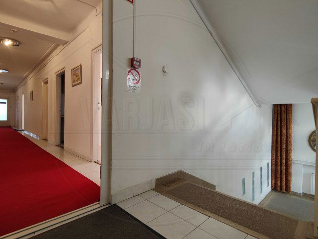 Kiadó iroda, Pécsett, Tüzér utcában 40 E Ft / hó