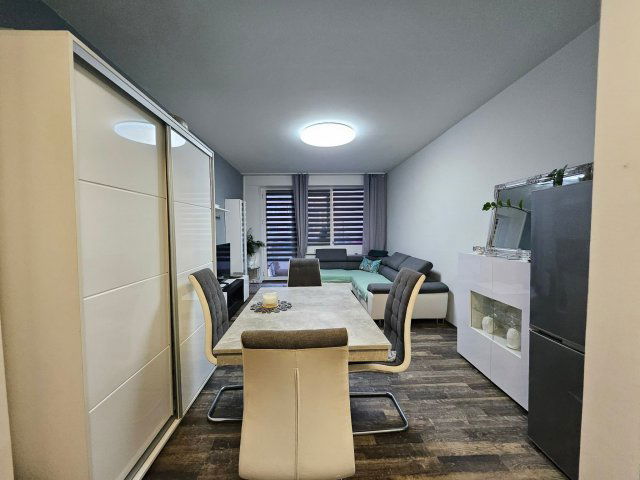 Eladó panellakás, Szombathelyen 42 M Ft, 2+1 szobás