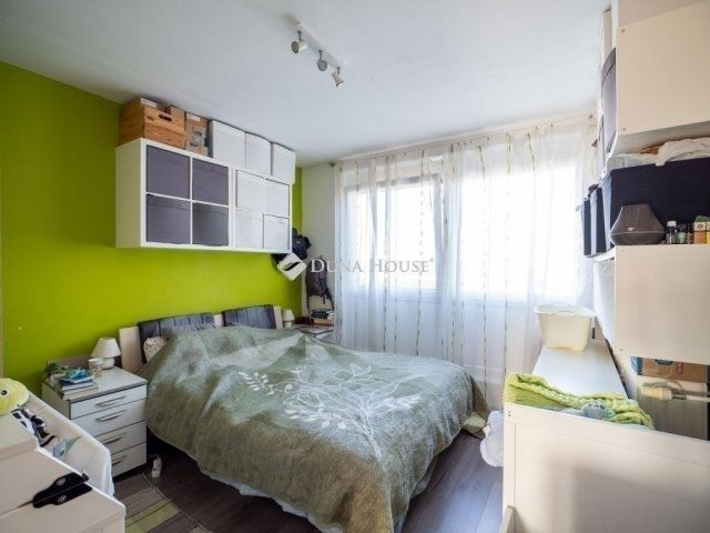 Eladó panellakás, Pécsett 43.9 M Ft, 2 szobás