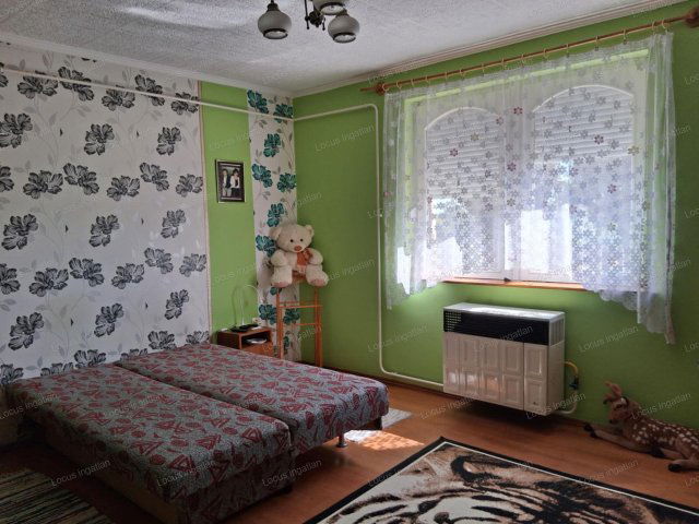 Eladó családi ház, Fegyverneken 32 M Ft, 3 szobás