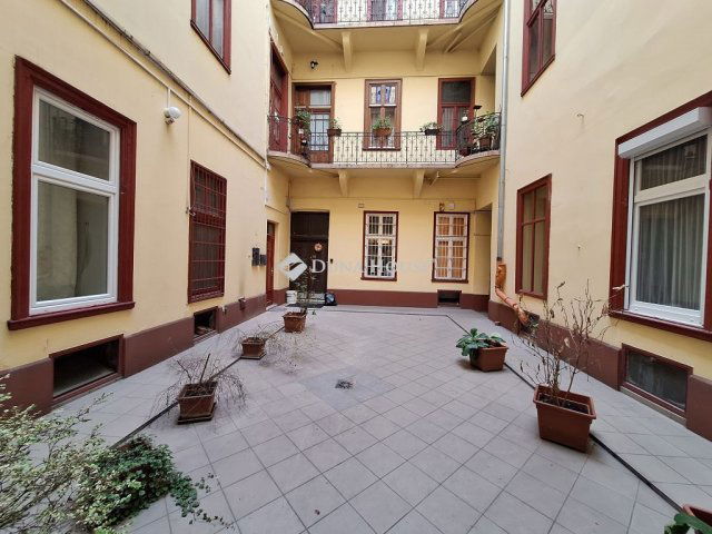 Kiadó téglalakás, albérlet, VI. kerületben, Szív utcában