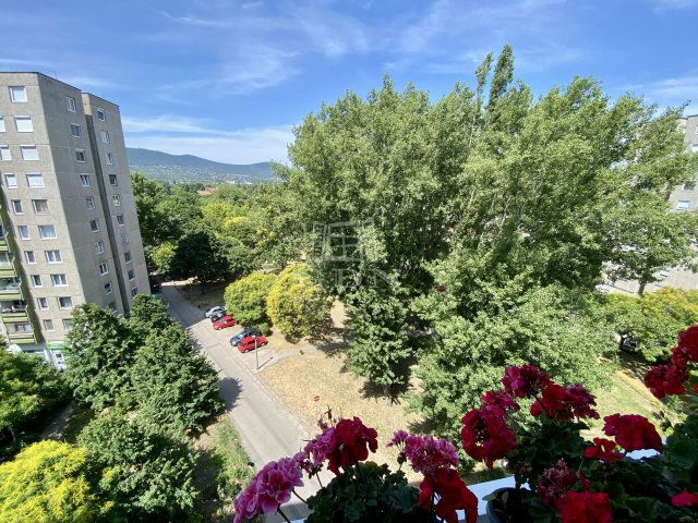 Eladó panellakás, Budapesten, III. kerületben 78.99 M Ft