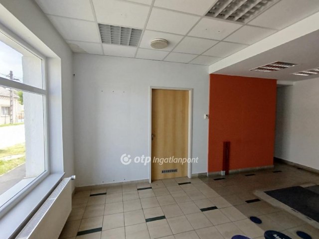 Eladó iroda, Sásdon 27.51 M Ft / költözzbe.hu