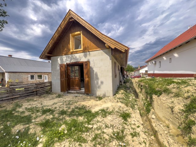 Eladó családi ház, Csabdiban 59.99 M Ft, 2+1 szobás