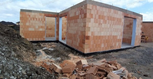 Eladó családi ház, Harkán 105 M Ft, 4 szobás