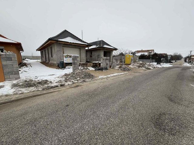 Eladó ikerház, Fóton 105 M Ft, 3 szobás / költözzbe.hu