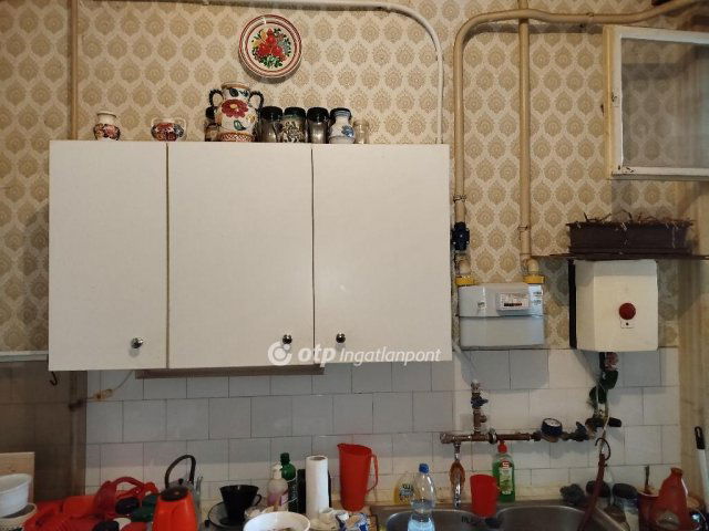 Eladó téglalakás, Pécsett 39.9 M Ft, 2 szobás