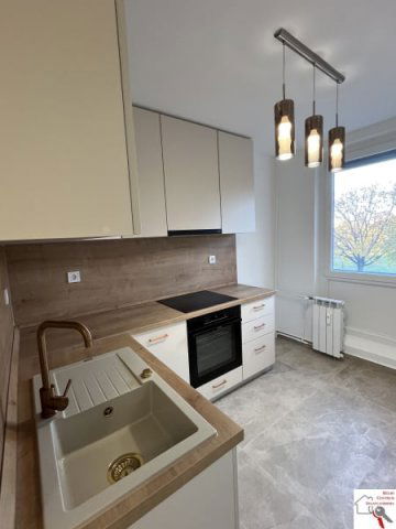 Eladó panellakás, Pécsett 49.9 M Ft, 2 szobás