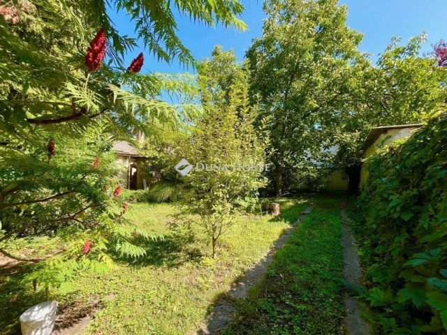 Eladó családi ház, Székesfehérvárott 159.9 M Ft, 4 szobás