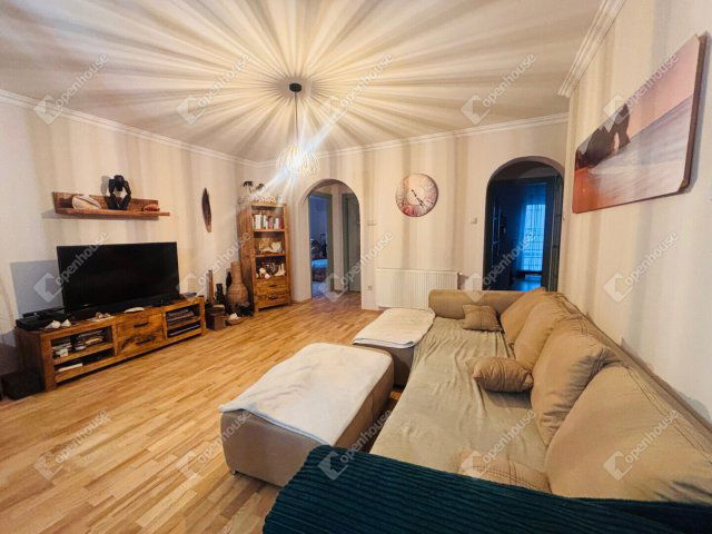 Eladó téglalakás, Szegeden 94.9 M Ft, 4 szobás