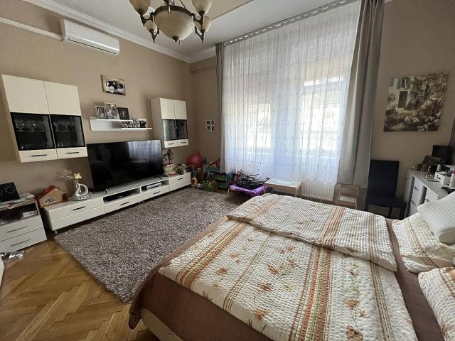 Eladó téglalakás, Budapesten, VII. kerületben, Garay utcában