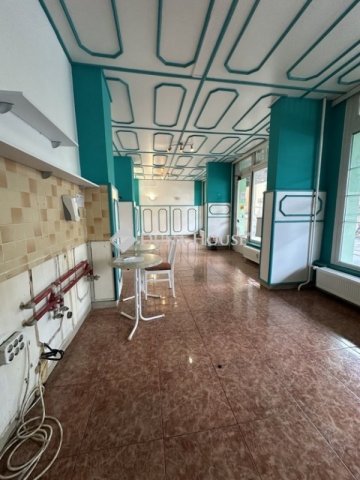Eladó üzlethelyiség, Dunaújvárosban 47.5 M Ft