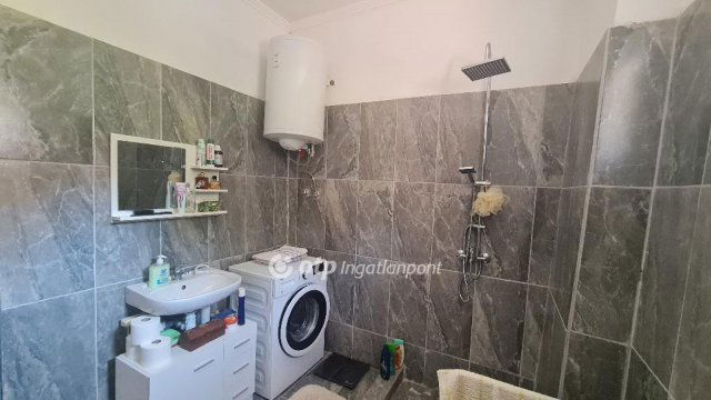 Eladó családi ház, Császártöltésen 22.9 M Ft, 2 szobás