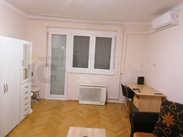 Eladó téglalakás, Szegeden, Brüsszeli körúton 43 M Ft