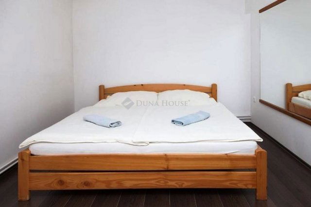 Eladó ipari ingatlan, Alsóújlakon 150 M Ft / költözzbe.hu