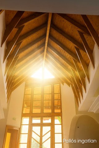 Eladó családi ház, Villányban 130 M Ft, 6 szobás