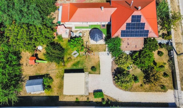 Eladó családi ház, Cserkeszőlőn 87 M Ft, 5 szobás