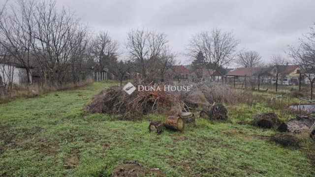 Eladó családi ház, Ócsán 40 M Ft, 2 szobás