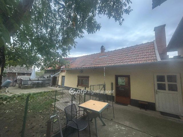 Eladó családi ház, Biharnagybajomban 7 M Ft, 2 szobás