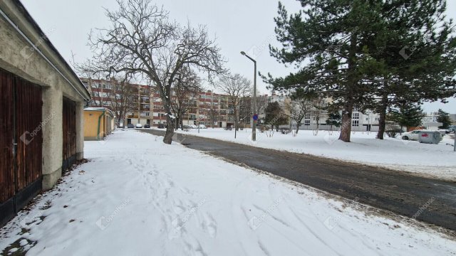 Kiadó garázs, Komáromban 50 E Ft / hó / költözzbe.hu