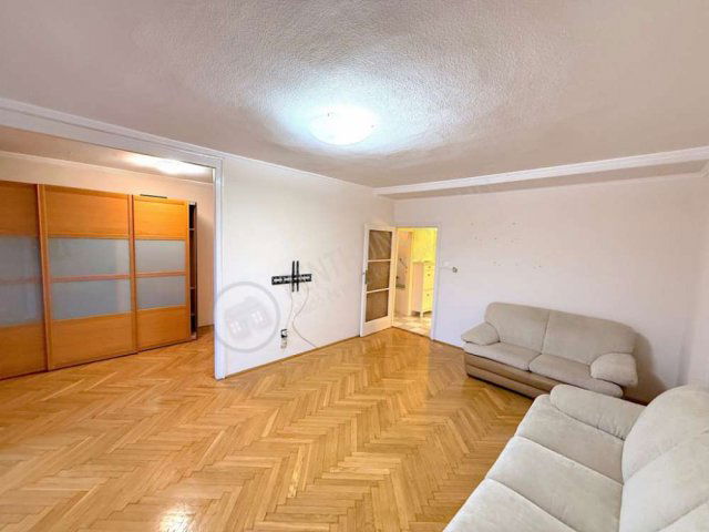 Kiadó téglalakás, albérlet, VIII. kerületben, Harminckettesek terén