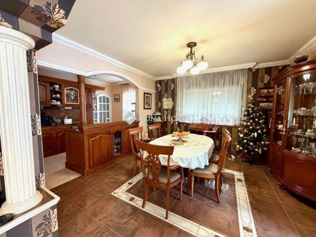 Eladó családi ház, Budapesten, XVI. kerületben 269 M Ft