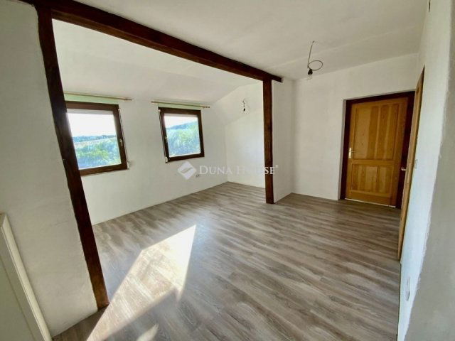 Eladó családi ház, Mecseknádasdon 62.865 M Ft, 6 szobás