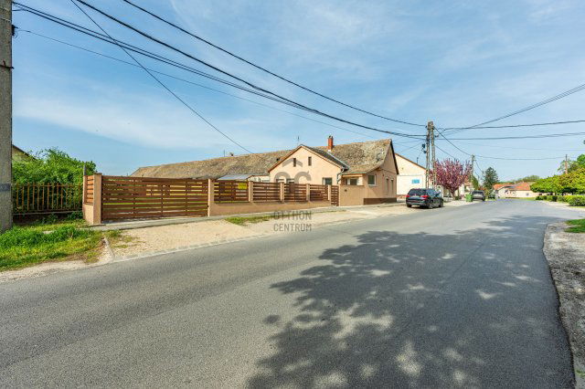 Eladó családi ház, Szigetújfalun 39.9 M Ft, 2 szobás