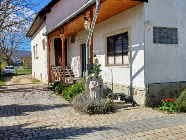 Eladó családi ház, Pilisvörösváron 99 M Ft, 5 szobás
