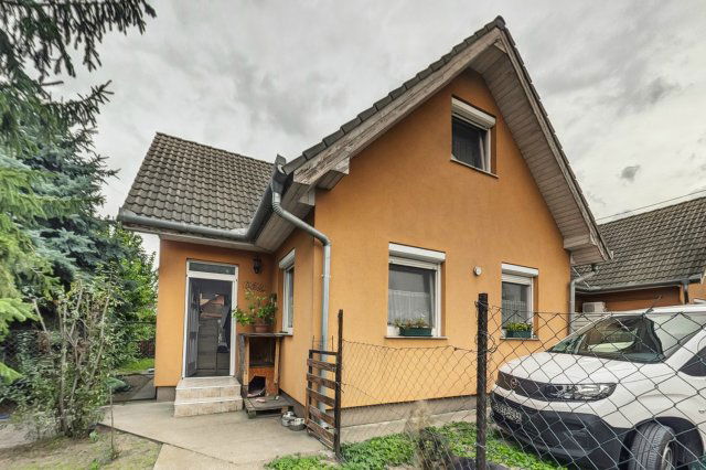 Eladó ikerház, Szigethalmon 114.99 M Ft, 4 szobás