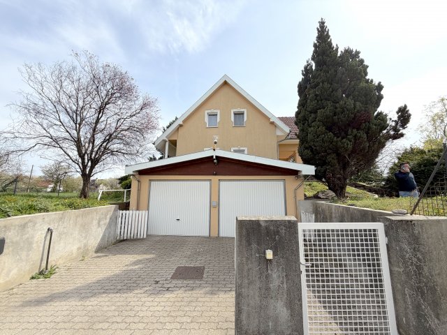 Eladó családi ház, Siófokon 126.9 M Ft, 3 szobás