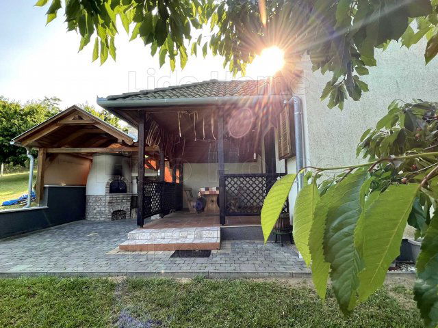 Eladó családi ház, Balatonlelleén 41.99 M Ft, 6 szobás