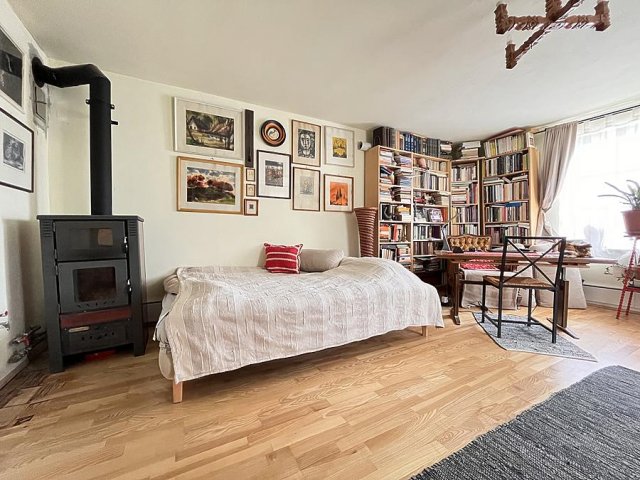 Eladó családi ház, Budapesten, III. kerületben 72.9 M Ft