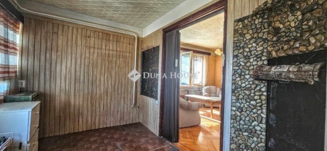 Eladó családi ház, Pécsett 52.99 M Ft, 4 szobás