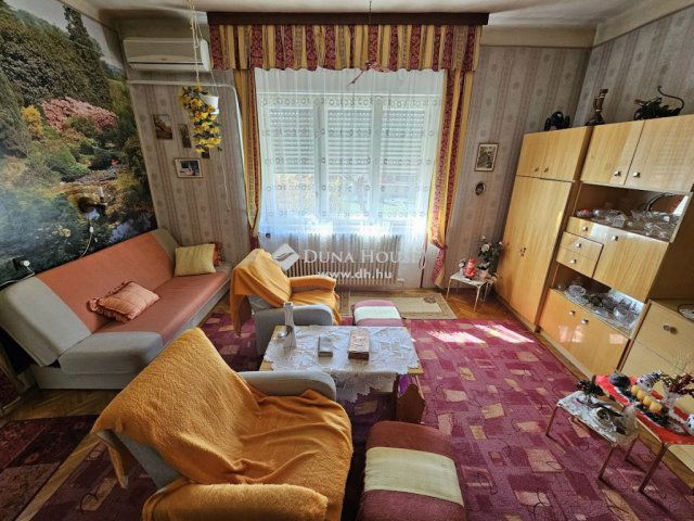 Eladó családi ház, Szigetszentmiklóson 89.99 M Ft, 5 szobás