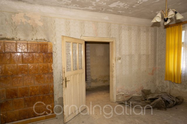 Eladó családi ház, Rábatamásin 11.9 M Ft, 2 szobás