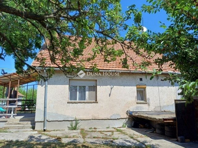 Eladó családi ház, Délegyházán 46.9 M Ft, 3 szobás