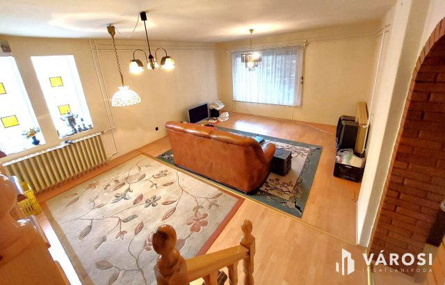 Eladó családi ház, Békéscsabán 49.9 M Ft, 7 szobás
