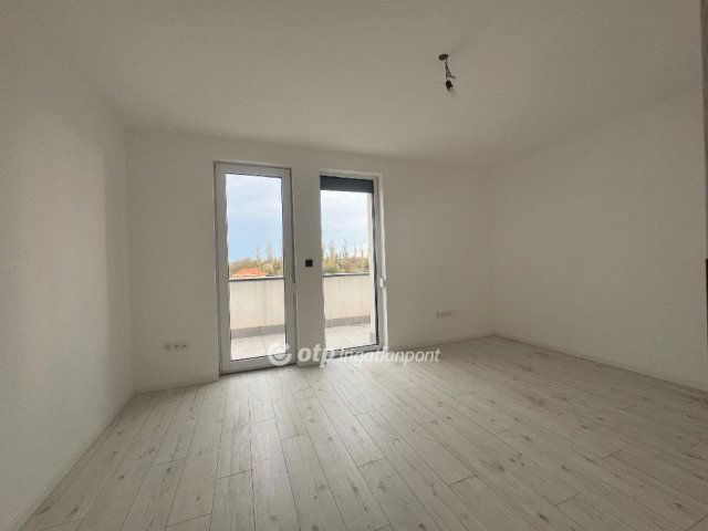 Eladó sorház, Velencén 220 M Ft, 5 szobás / költözzbe.hu