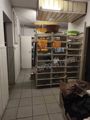 Eladó üzlethelyiség, Dunaújvárosban, Dózsa György úton