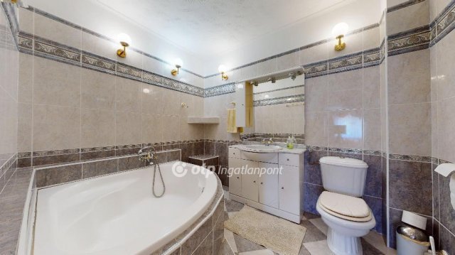 Eladó családi ház, Miskolcon 149 M Ft, 6 szobás