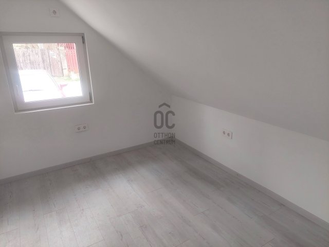 Eladó nyaraló, Martonvásáron 40 M Ft, 3 szobás