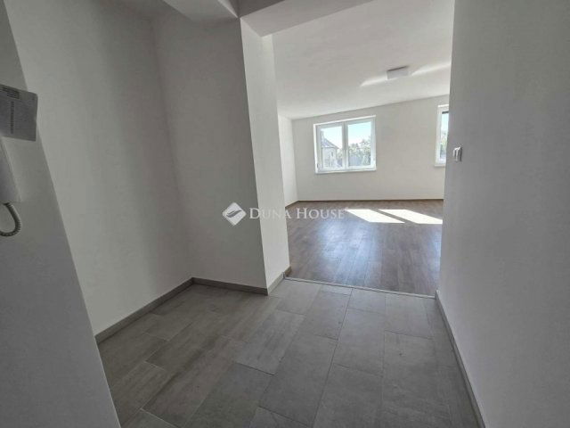 Eladó téglalakás, Szegeden 114.9 M Ft, 3 szobás