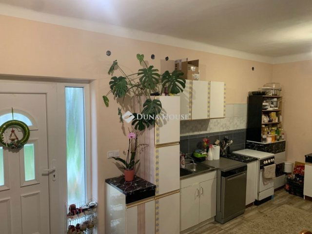 Eladó családi ház, Táborfalván 37.9 M Ft, 2 szobás