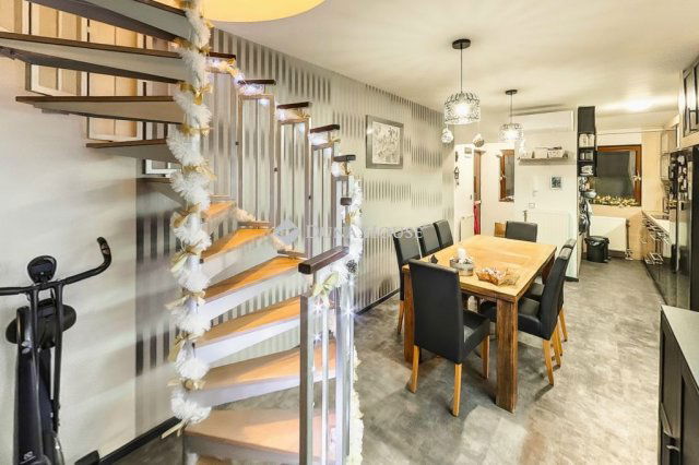 Eladó téglalakás, Kecskeméten 83.9 M Ft, 4 szobás