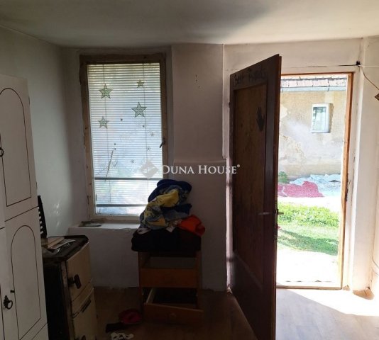 Eladó családi ház, Szentpéterúron 8.9 M Ft, 1 szobás