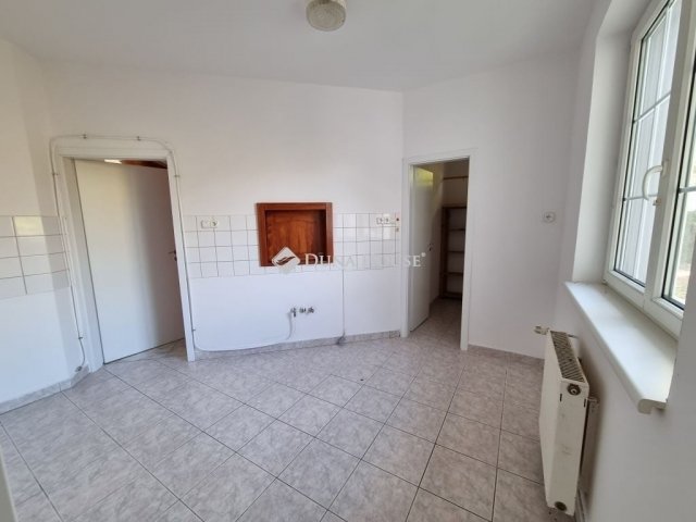 Eladó családi ház, Kápolnásnyéken 189 M Ft, 6 szobás