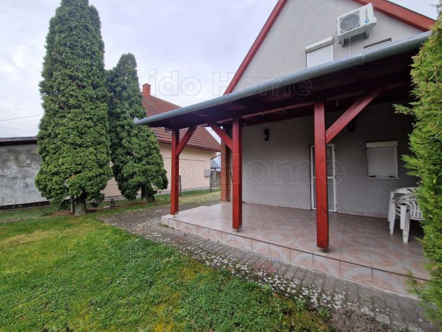 Eladó családi ház, Balatonbogláron 89.9 M Ft, 4 szobás