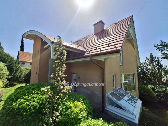 Eladó családi ház, Szentendrén 265 M Ft, 6 szobás