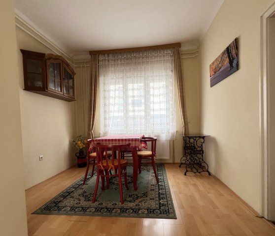 Eladó családi ház, Pécsett 64.9 M Ft, 2 szobás